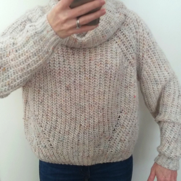 Nwt Moon and Madison cuddle soft confetti sweater - Picture 4 of 4